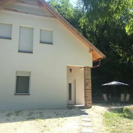 Boldi Bacsi Haza - Nyaraló Balatonfůzfő