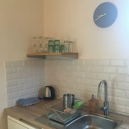 Nyaraló Boldi Bacsi Haza - *